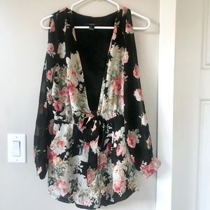 🛑SOLD OTHER PLATFORM🛑 Forever 21 Floral Romper